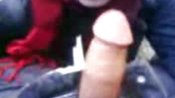 Kızıl saçlı şişman amatör porno kadın sevgilisinin sikini emdi