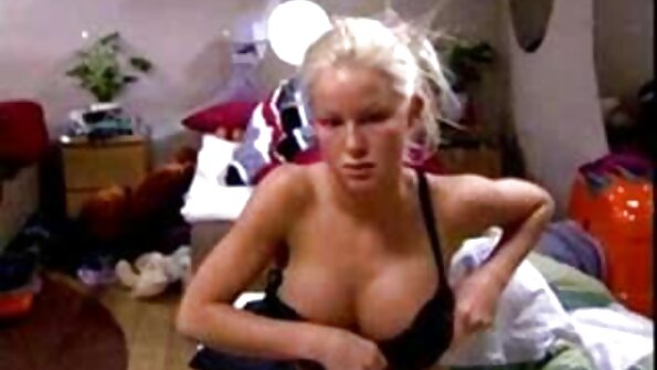 Vanilla Deville İki İri Parça gerçek amatör porno Adamla Yaramaz