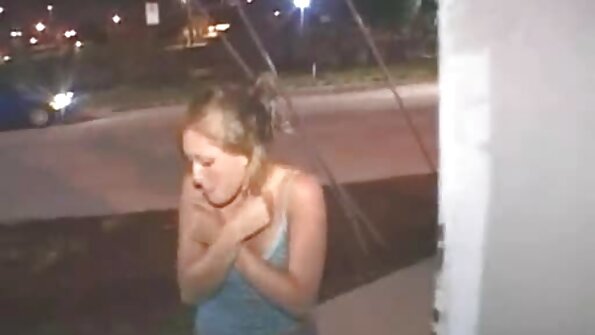 Tara Lynn Foxx'a Büyük Bir Sürpriz liseli amatör porno Var