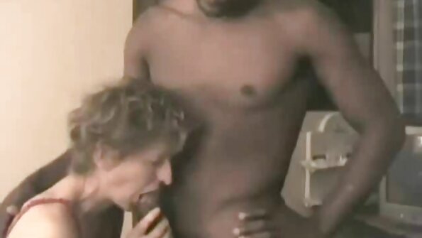 Gabbie Carter ve Skylar Vox türk amatör çekim porno oturma odasında iki azgın siyah adamlar becermek